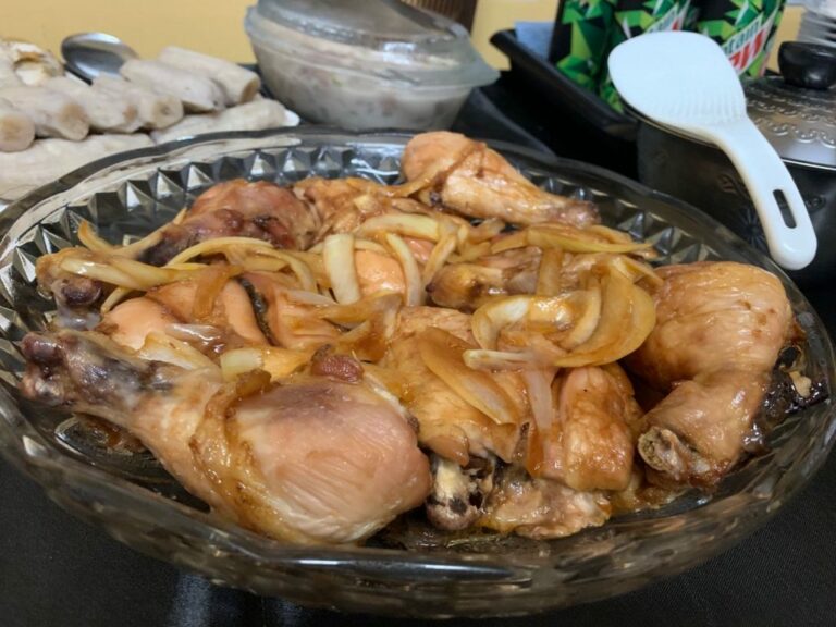 Can you recommend some Tuvaluan dishes for vegetarians?