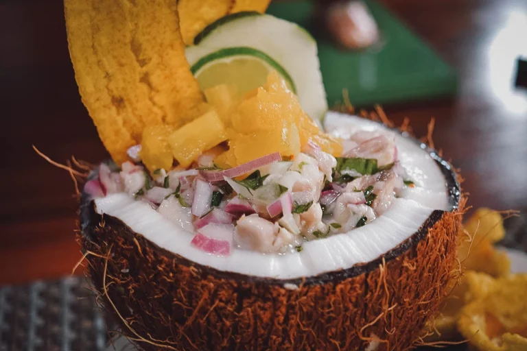 What is Panamanian cuisine known for?