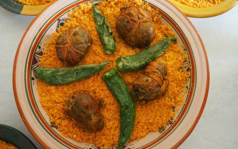 Are there any Tunisian dishes that are considered breakfast foods?