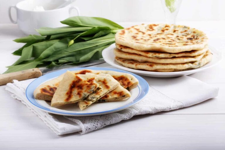 What are some traditional dishes in South Sudanese cuisine?