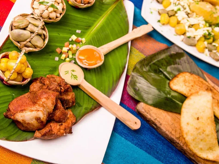 Can you tell me about the traditional breakfast options in Ecuador?