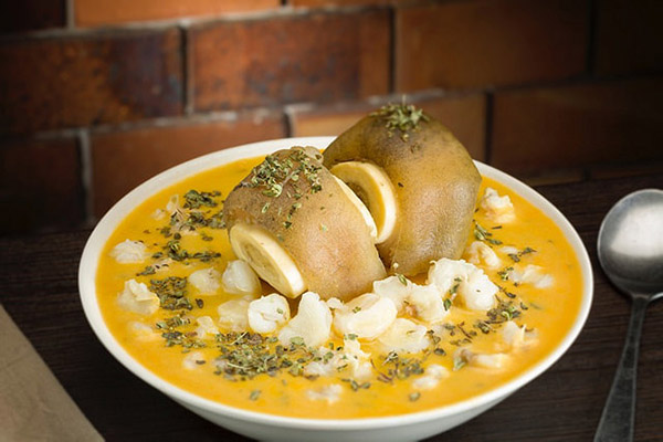 What are some traditional snacks or appetizers in Ecuador?