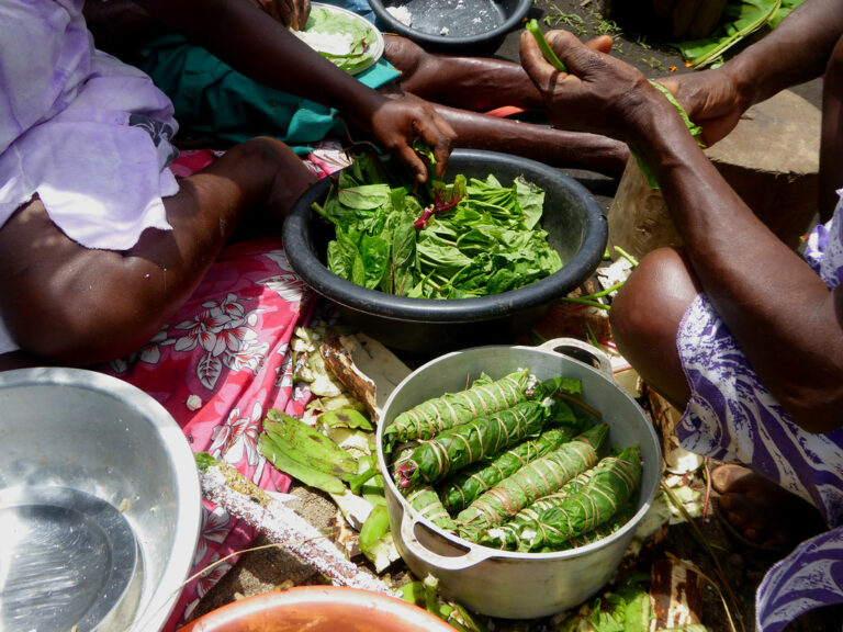 What are some popular desserts in Vanuatu?