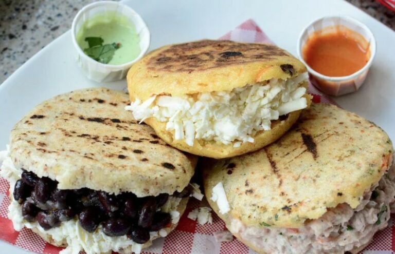 How is traditional Venezuelan food prepared?