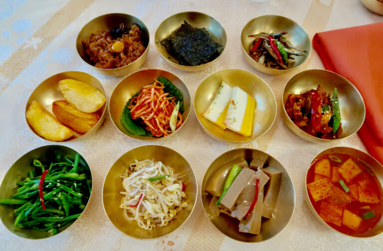 Can you recommend some traditional North Korean dishes that are not as well-known internationally?