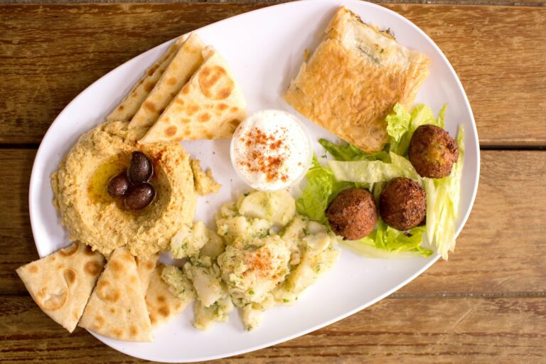 What are some traditional snacks or appetizers in Israeli cuisine?