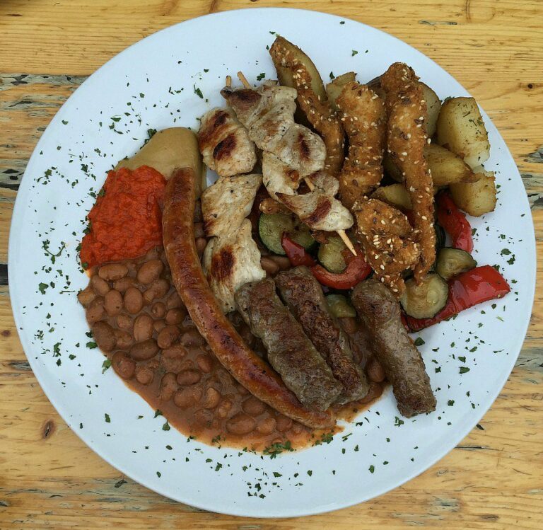 Can you tell me about the traditional breakfast options in Croatia?