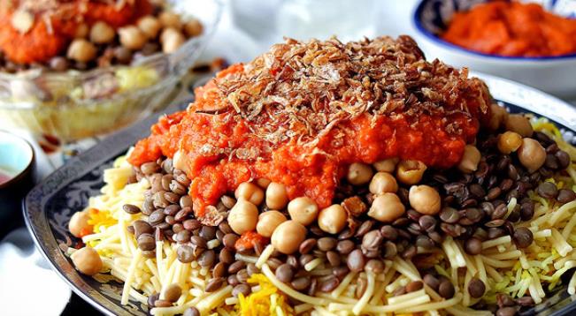 Are there any popular Egyptian street food festivals or events?