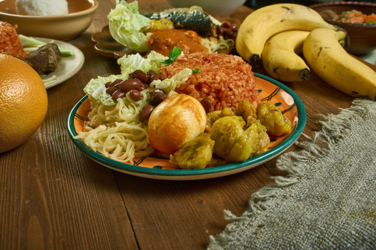 What are the main ingredients used in Guyanese cooking?
