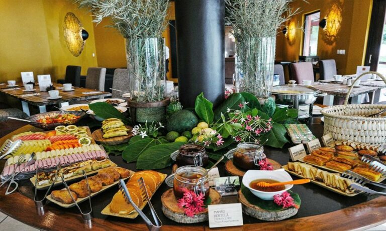 Can you tell me about the influences on São Tomé and Príncipe cuisine from African, Portuguese, and local traditions?