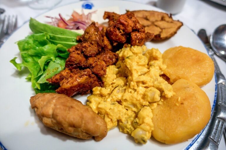 Are there any popular Ecuadorian street food festivals or events?
