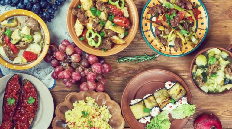 What are the popular desserts in Armenian cuisine?