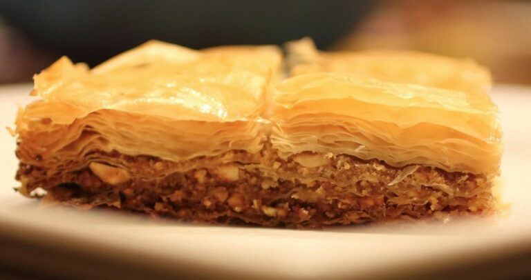 What are some traditional Albanian dishes?
