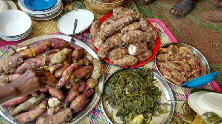 What are some traditional Ugandan dishes?
