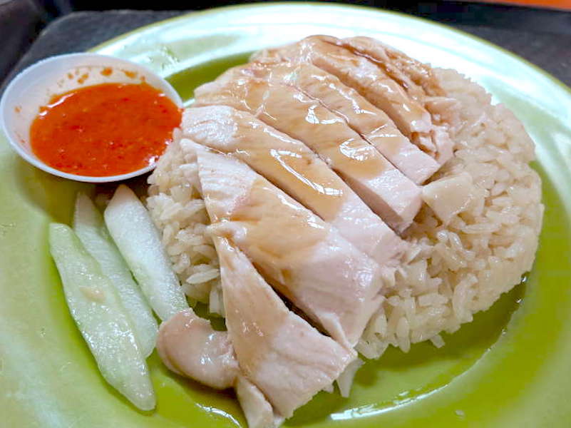 Are there vegetarian or vegan options available in Singaporean cuisine?