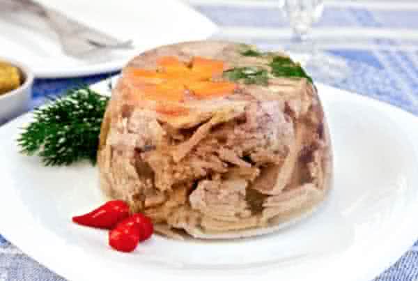 Can you explain the use of potatoes in Estonian dishes?