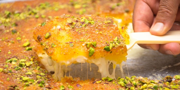 Can you suggest some Palestinian dishes that are suitable for those with dietary restrictions, such as gluten-free or vegan options?