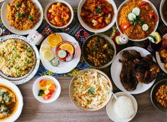 Are there any popular Beninese snacks?