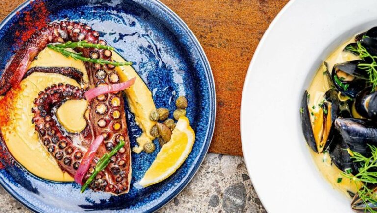 Are there any vegetarian options in Greek cuisine?