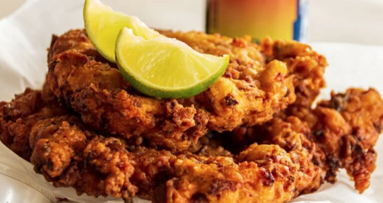 Are there any specific etiquette or customs associated with dining in Antigua and Barbuda?