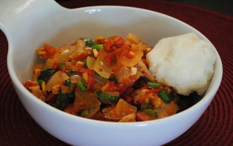Can you find street food that caters to specific dietary needs, such as diabetic-friendly or low-sodium options?