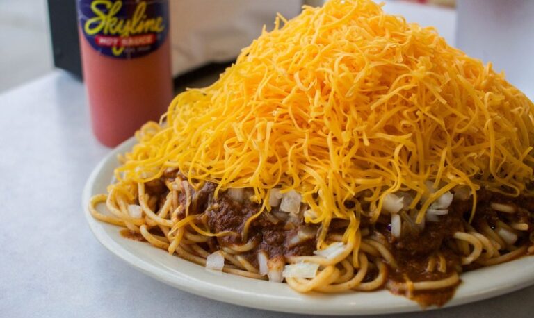 How is American cuisine influenced by various immigrant cultures?