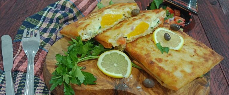 What are the main meat dishes in Algerian cuisine?