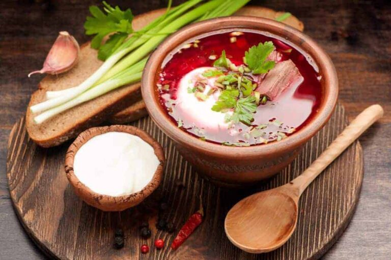 Can you recommend some Turkmen dishes for vegetarians?