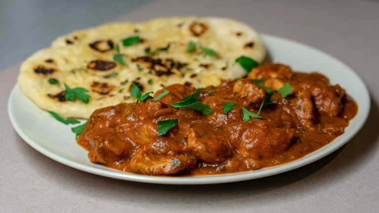 Where can I find the best street food in Sri Lanka?