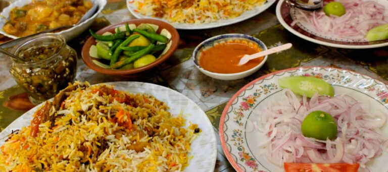 Can you tell me about the use of dates and rice in Omani cooking?