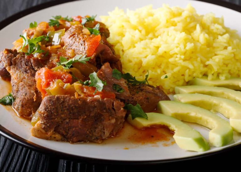 What are some popular meat dishes in Ecuador?