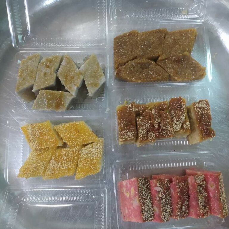 Can you recommend some traditional Mozambican desserts?