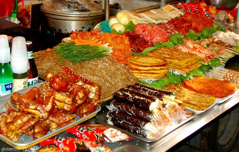 Can you recommend any famous food markets or food stalls in South Korea?