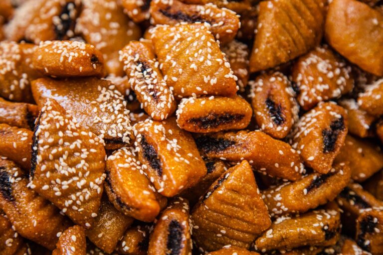 Are there any Tunisian desserts or sweet treats?