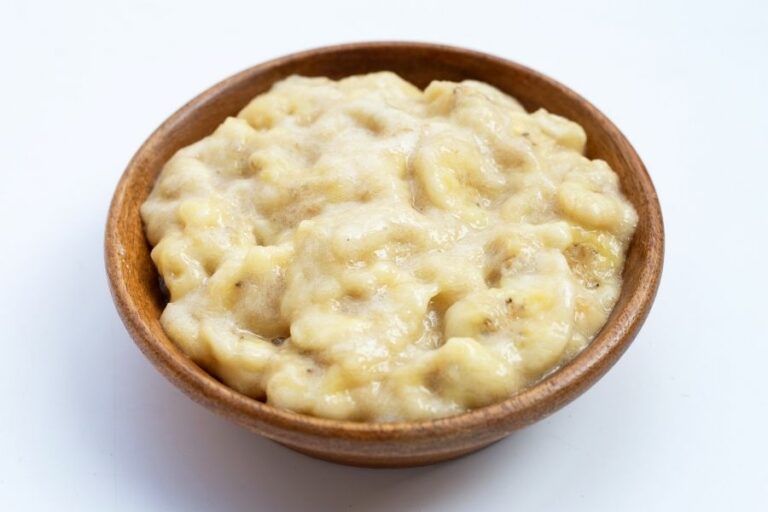 Can you recommend any Sudanese dishes influenced by Arabic or Egyptian cuisine?