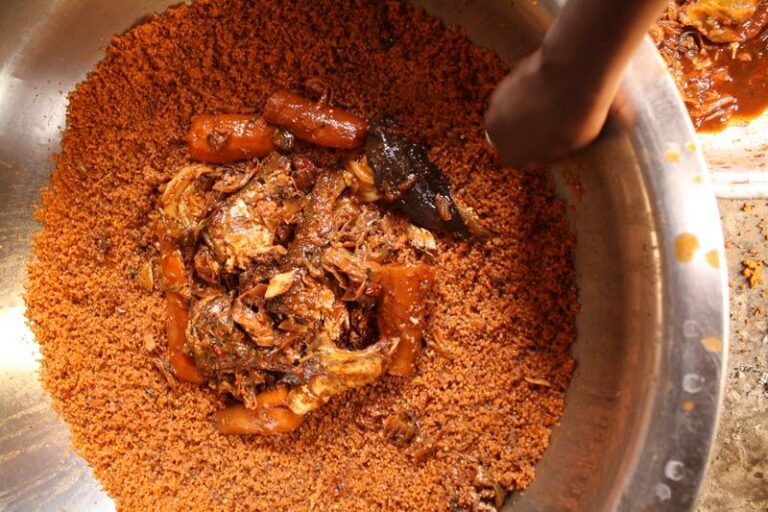 Can you find international cuisine in Mauritania?