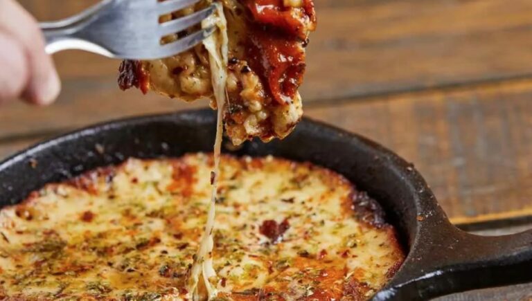 Are there any dietary restrictions in Argentine cuisine?