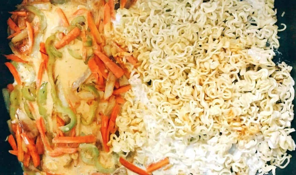 What are some commonly used ingredients in Kiribati cooking?