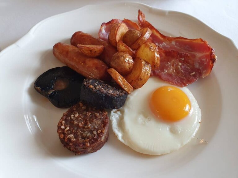 What are some traditional snacks or appetizers in Irish cuisine?
