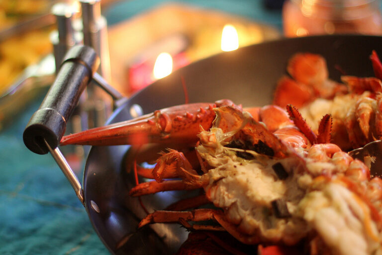 Can you tell me about the role of seafood in Comorian cuisine?