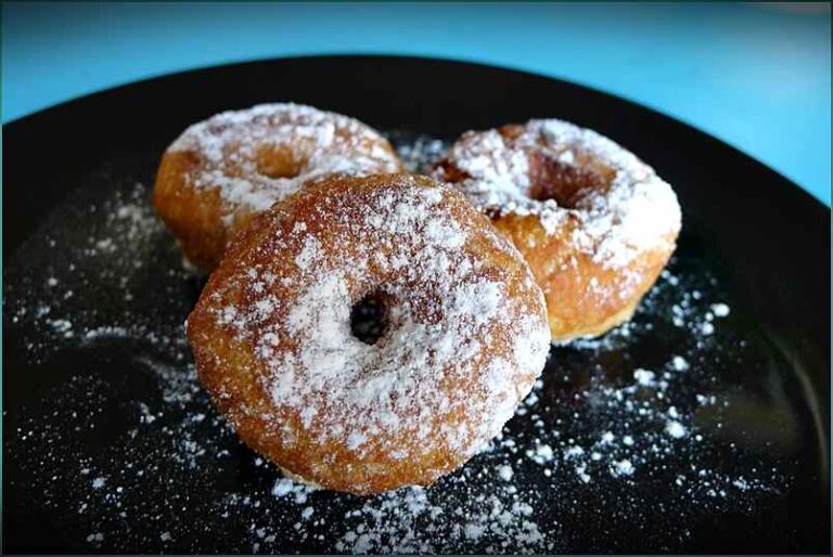 Are there any Tanzanian desserts or sweet treats?