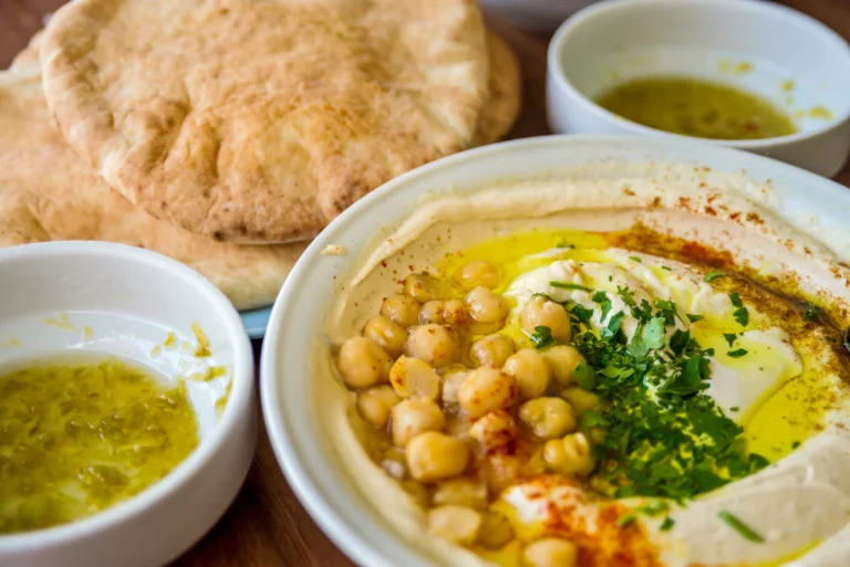 Can you find any influences from Israeli agricultural practices in the cuisine?