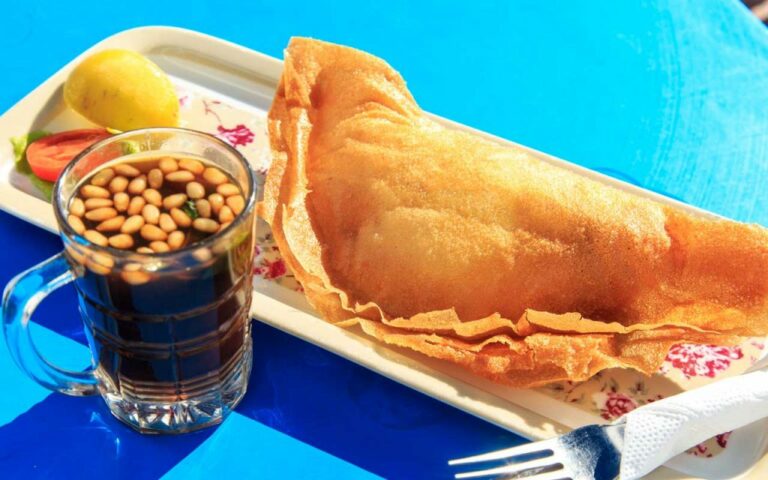 What are some Tunisian dishes that are popular during Tunisian festivals or special occasions?