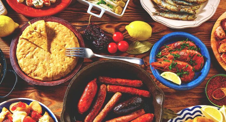 What are the typical breakfast options in Spain?