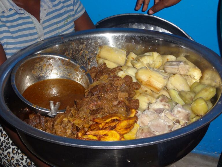Can you find any influences from Liberian folklore or spiritual beliefs in the cuisine?