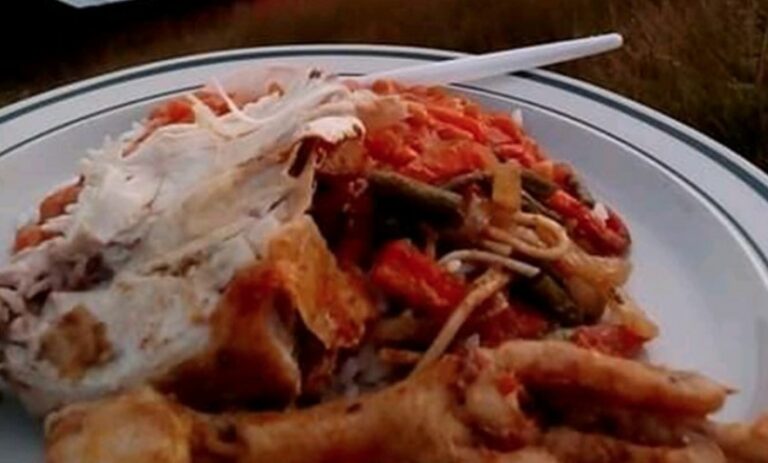 What are some common street food dishes in Eswatini?