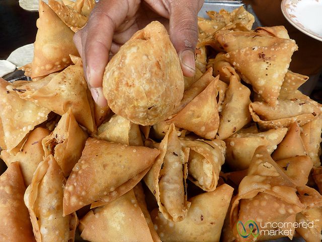 Are there any vegetarian options in Bangladeshi cuisine?