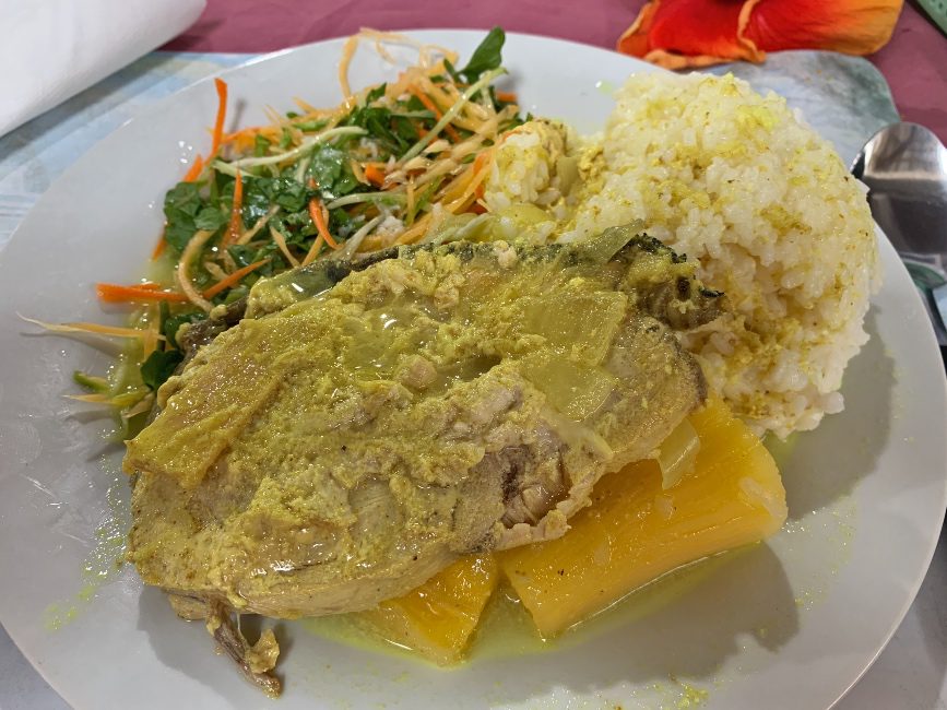 Can you find international cuisine in Vanuatu?
