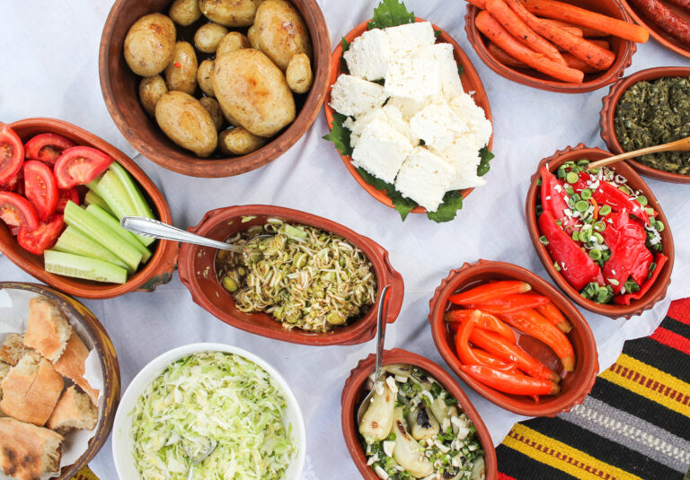 Are there any vegetarian or vegan options in Serbian cuisine?