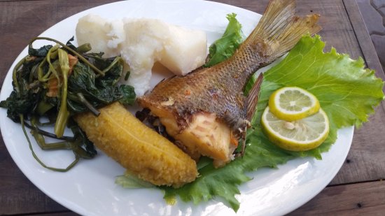 Are there any popular seafood dishes in Papua New Guinean cuisine?